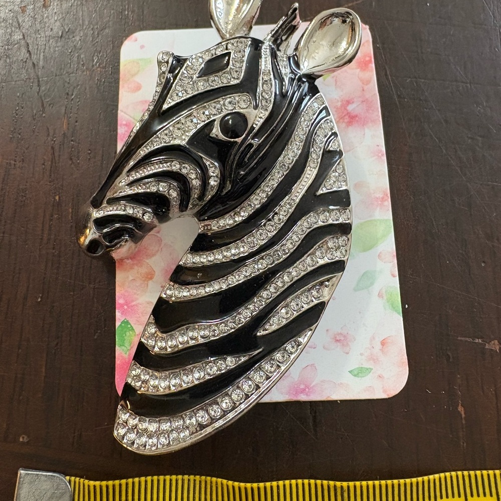 Large Zebra Brooch with Rhinestones - Picture 9 of 10